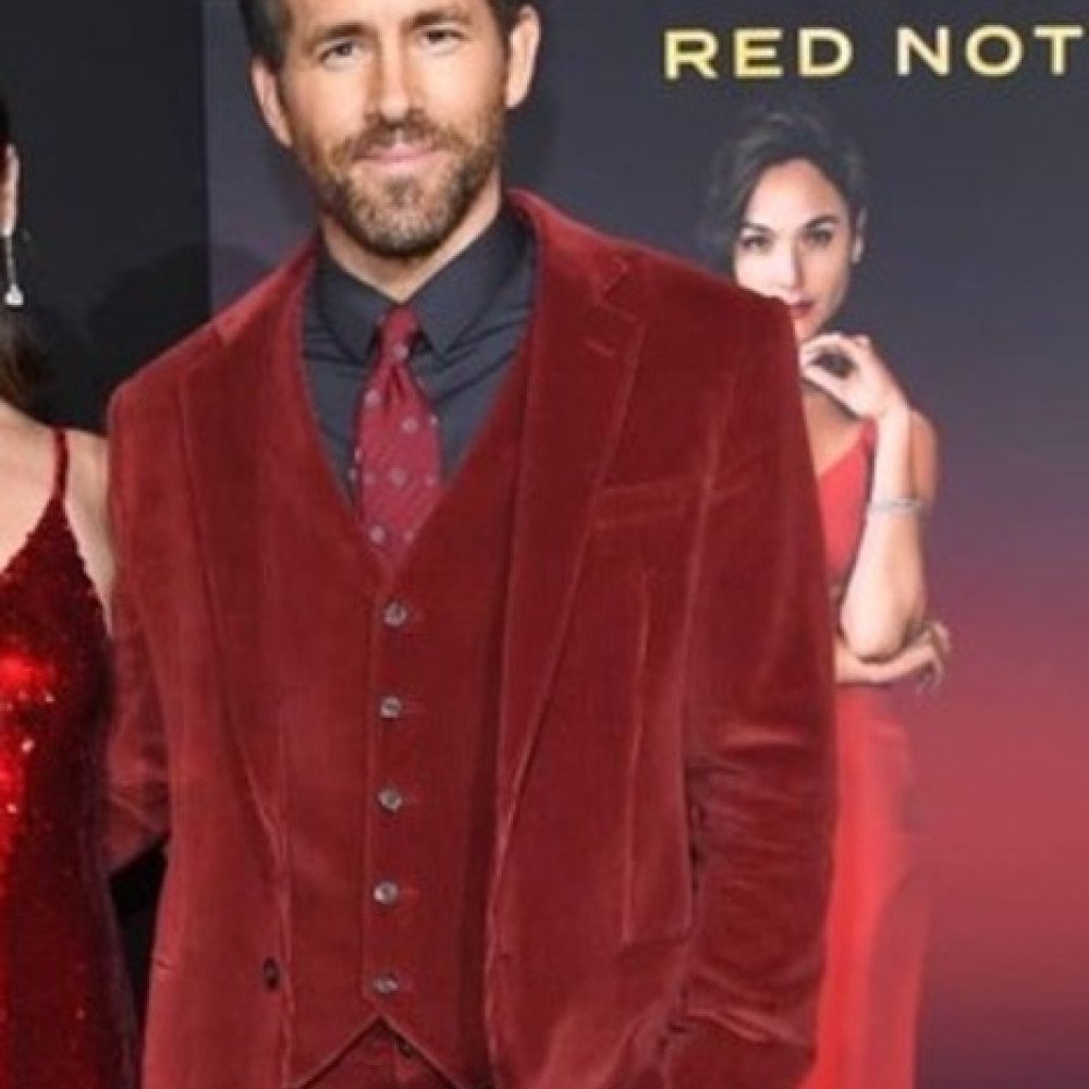 Red Notice 2021 Ryan Reynolds Burgundy Blazer Films Jackets 